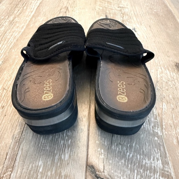 Bzees lightweight black comfort slides size 7 EUC - Picture 4 of 6